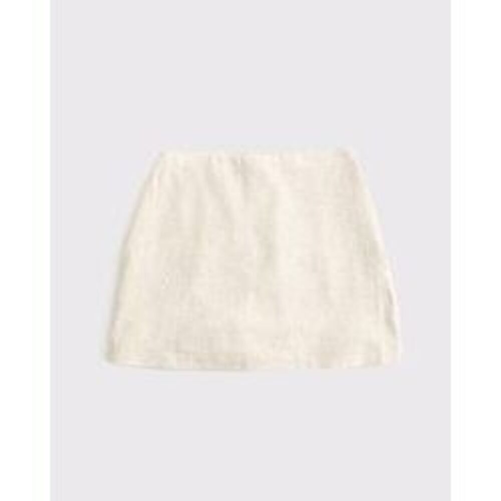 The A&F Scarlett Curve Love Linen-Blend Mini Skort